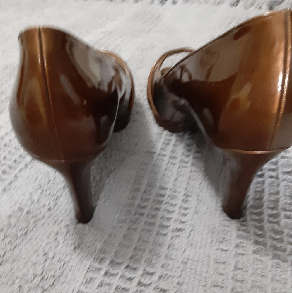 Soft Style Pumps - Picture 4 of 7